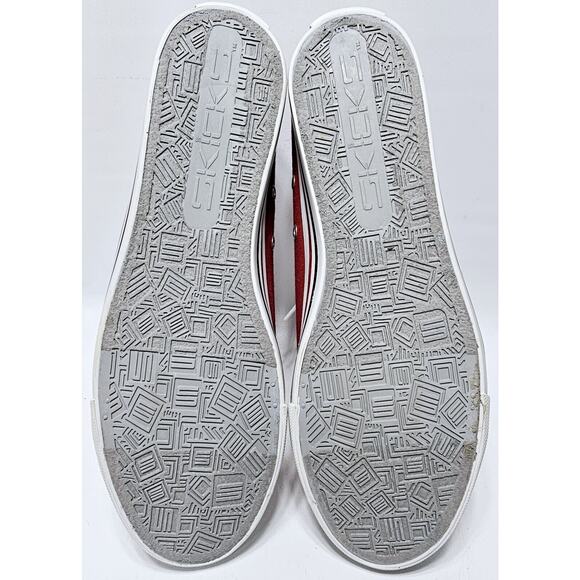 Athletic_Shoes
